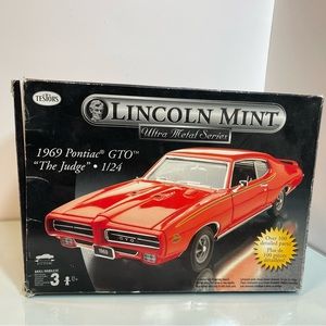 Testors Lincoln Mint 1969 Pontiac GTO The Judge 1/24 Open Box